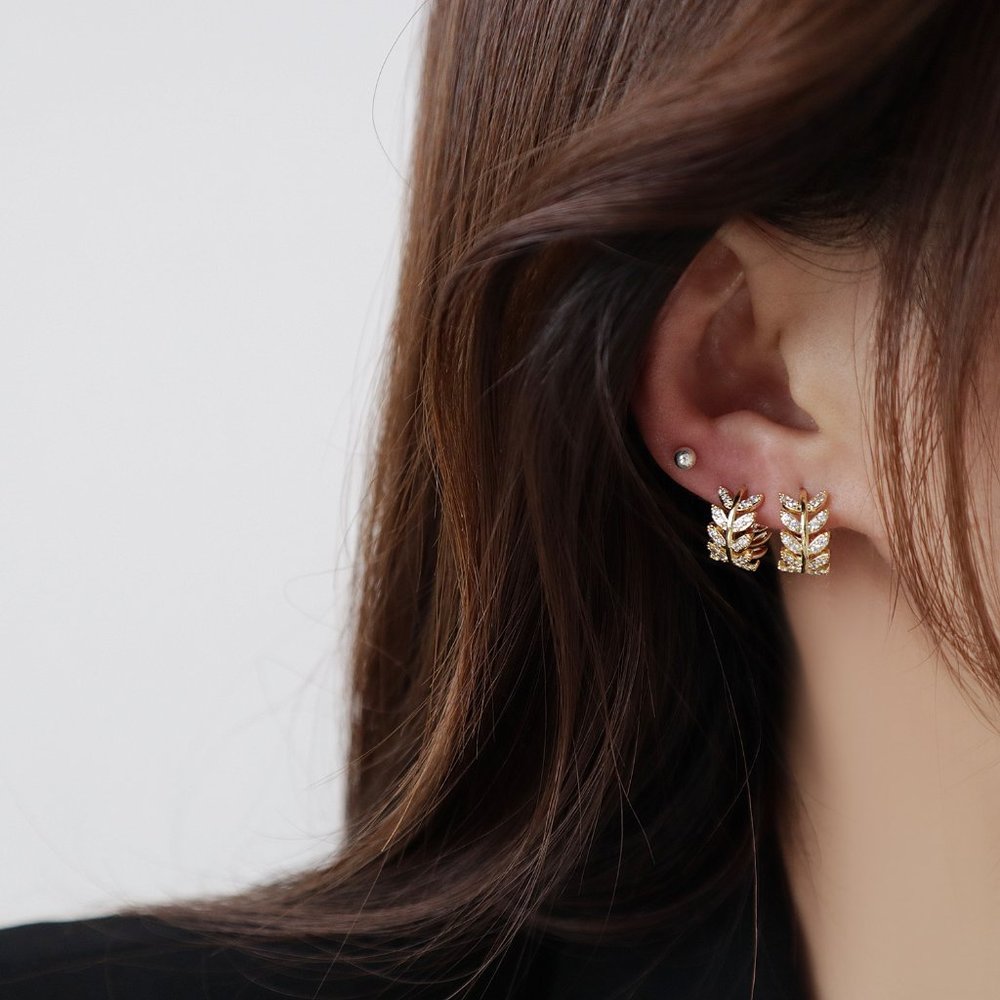 NEW 14K Gold Plated Diamond Leaf Hoop Earrings - Picture 3 of 8
